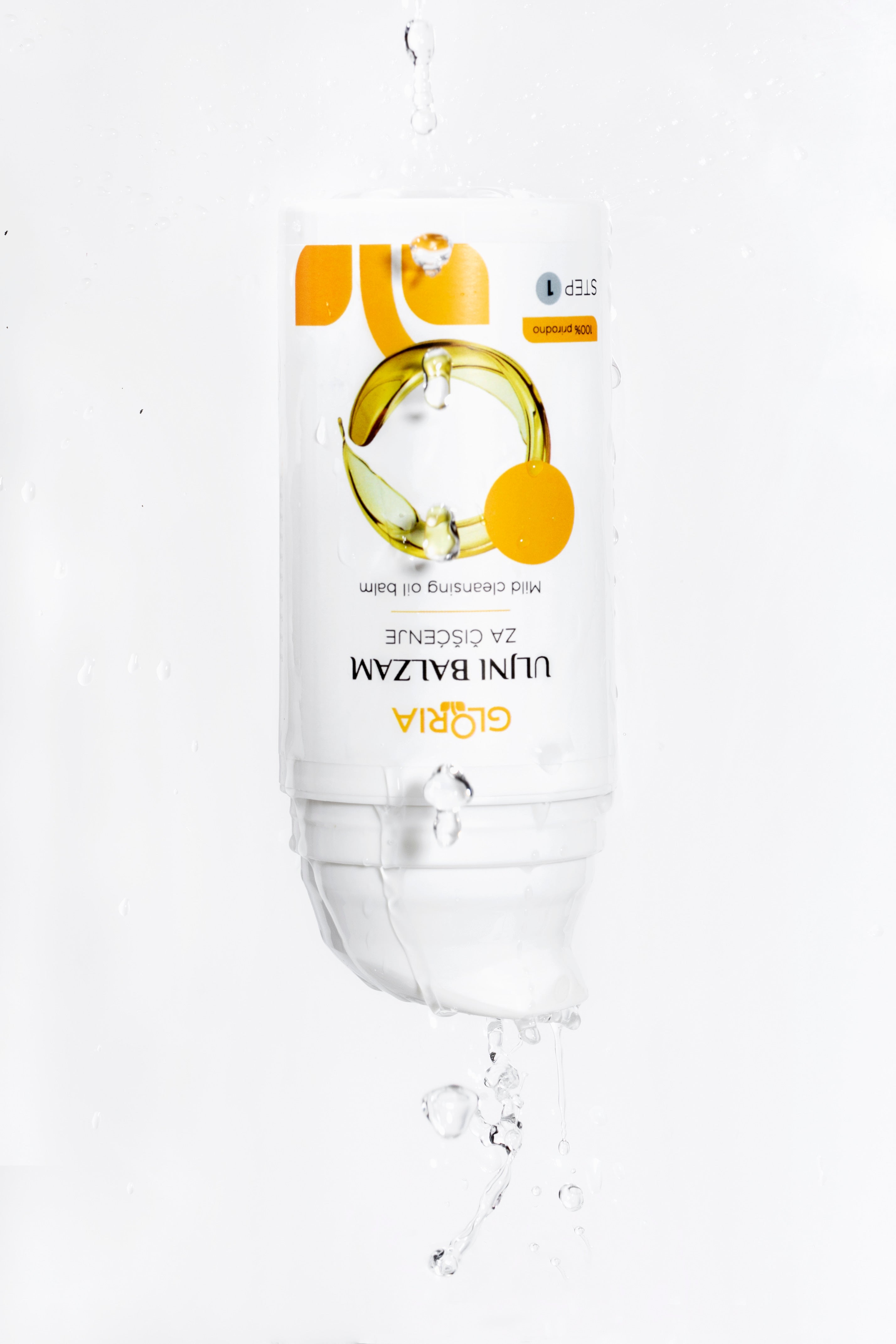 Oil balm for facial cleansing