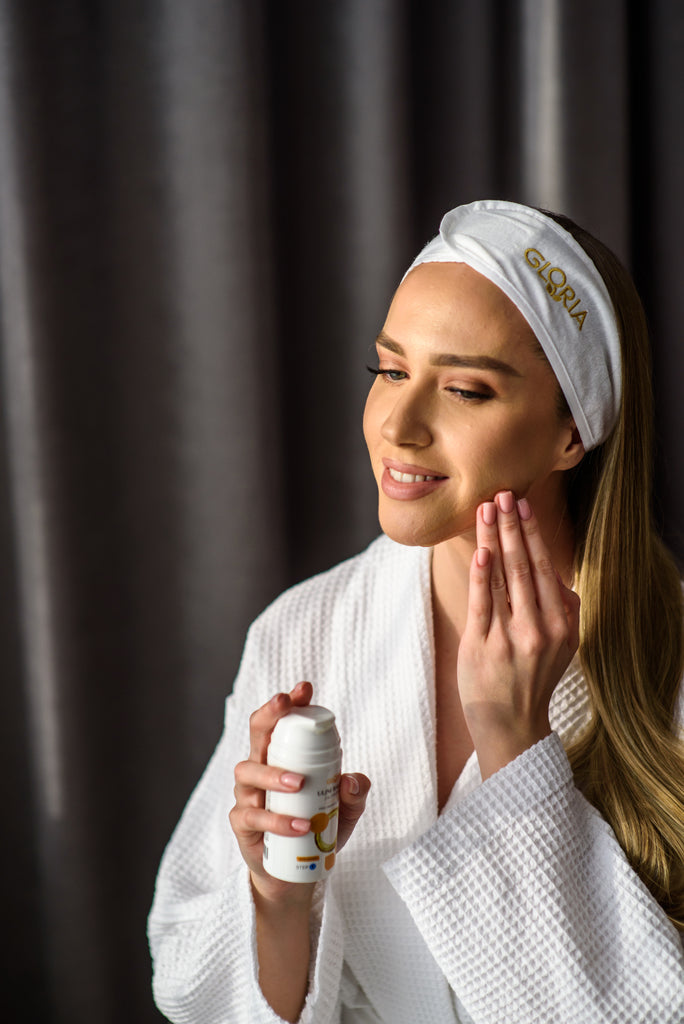 Oil balm for facial cleansing